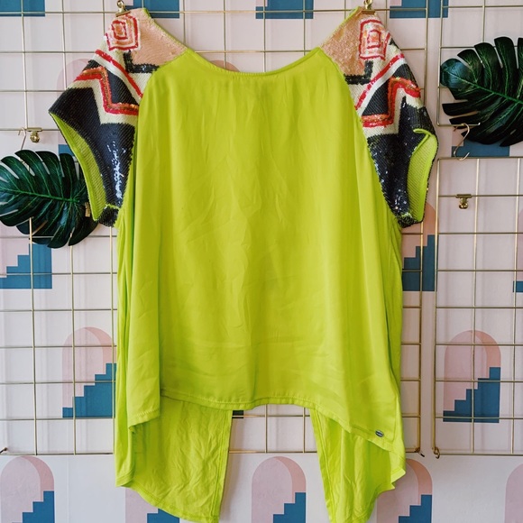 GUESS Green Top w/ sleep embroidery - Picture 3 of 3